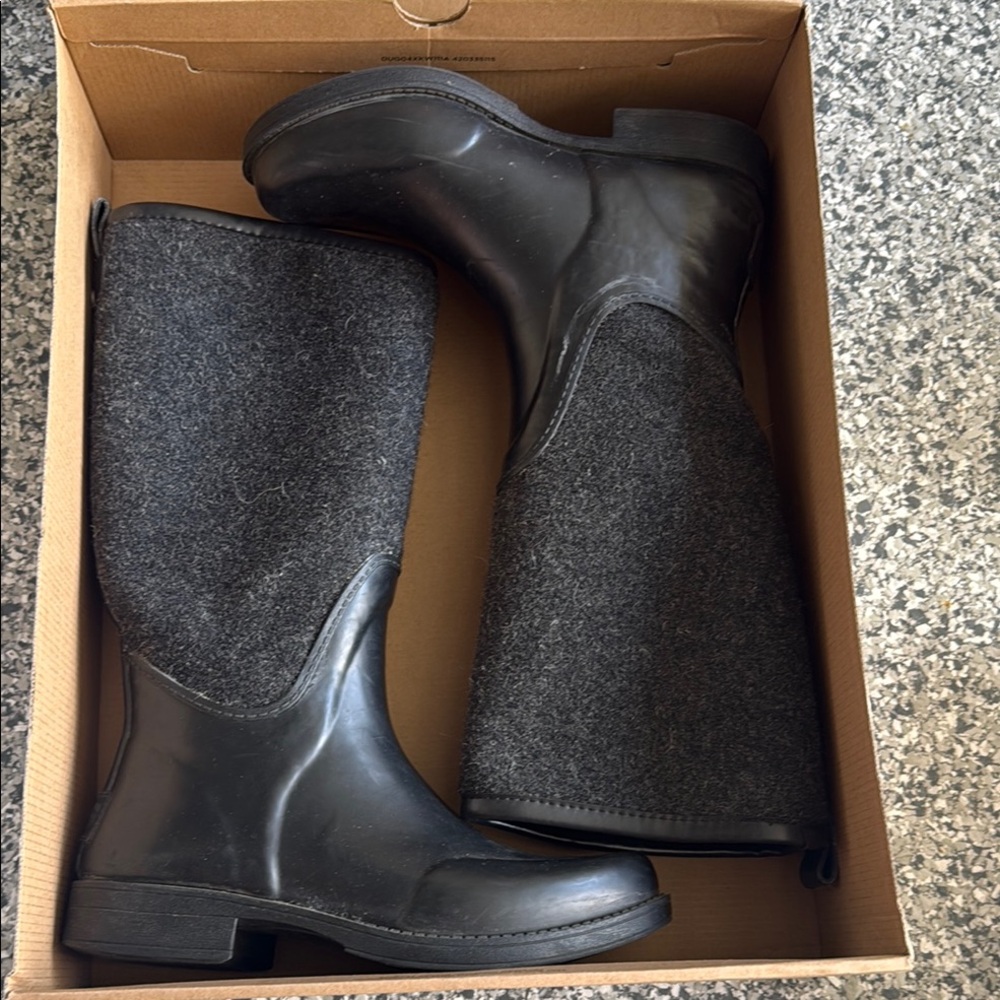 UGG Black and Gray Boots